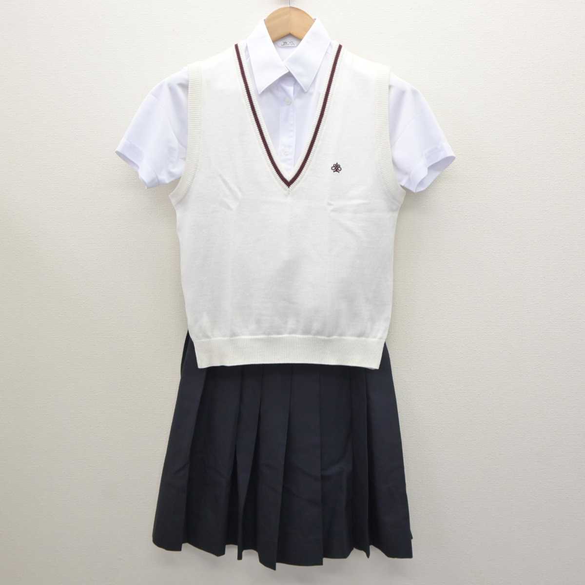 【中古】新潟県 新潟高等学校 女子制服 3点 (ニットベスト・シャツ・スカート) sf063142