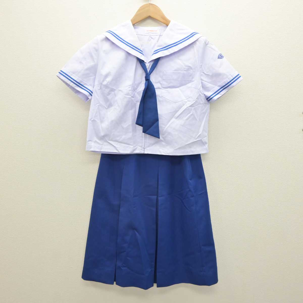 【中古】青森県 むつ中学校 女子制服 3点 (セーラー服・スカート) sf063181
