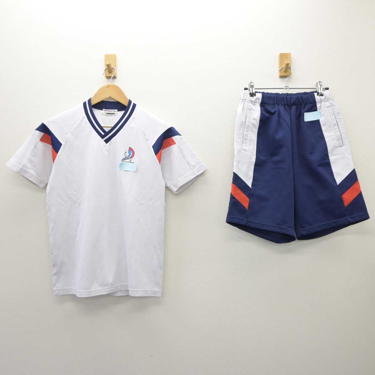 【中古】茨城県 新利根中学校  女子制服 2点 (体操服 上・体操服 下) sf063570