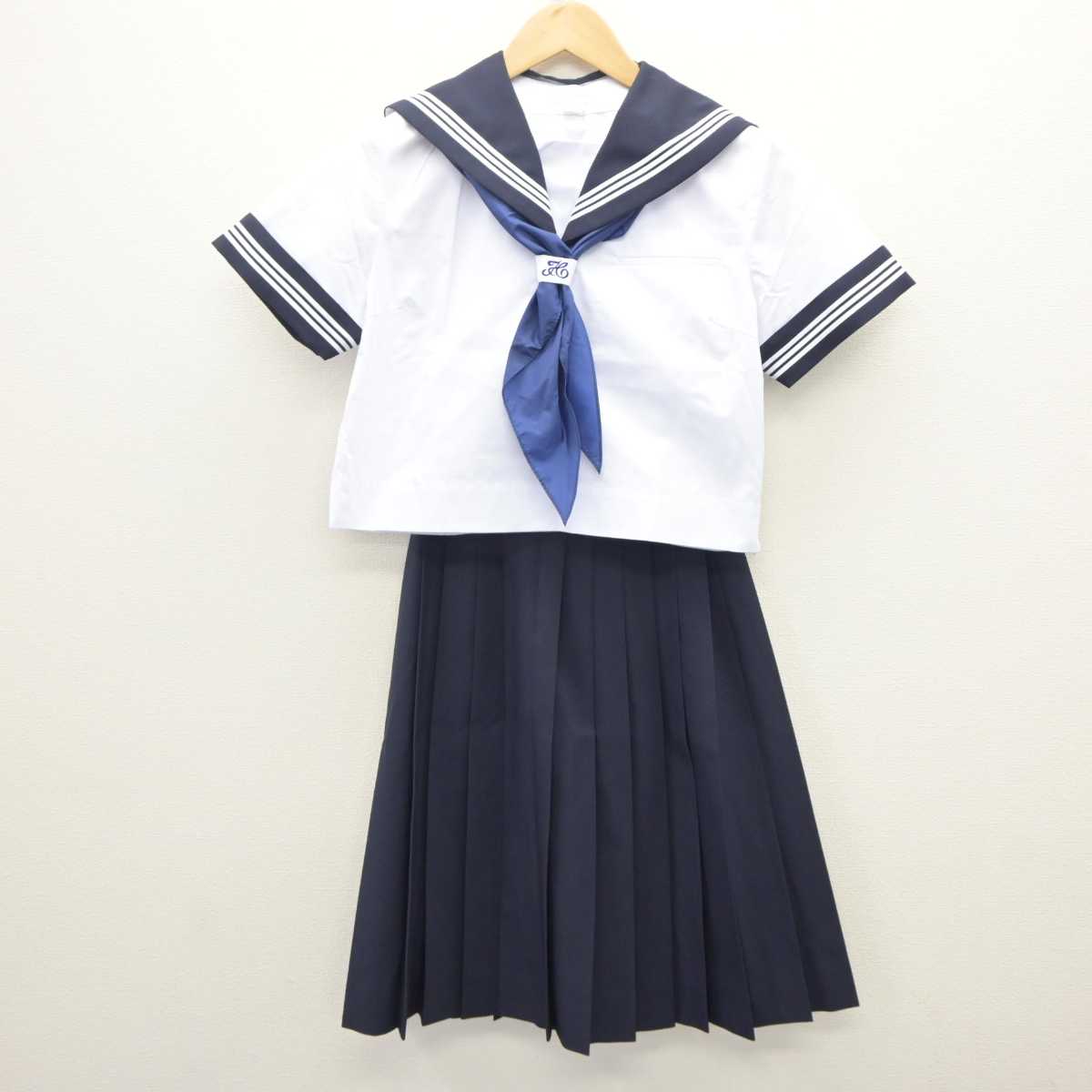 【中古】茨城県 新利根中学校  女子制服 4点 (セーラー服・スカート) sf063576