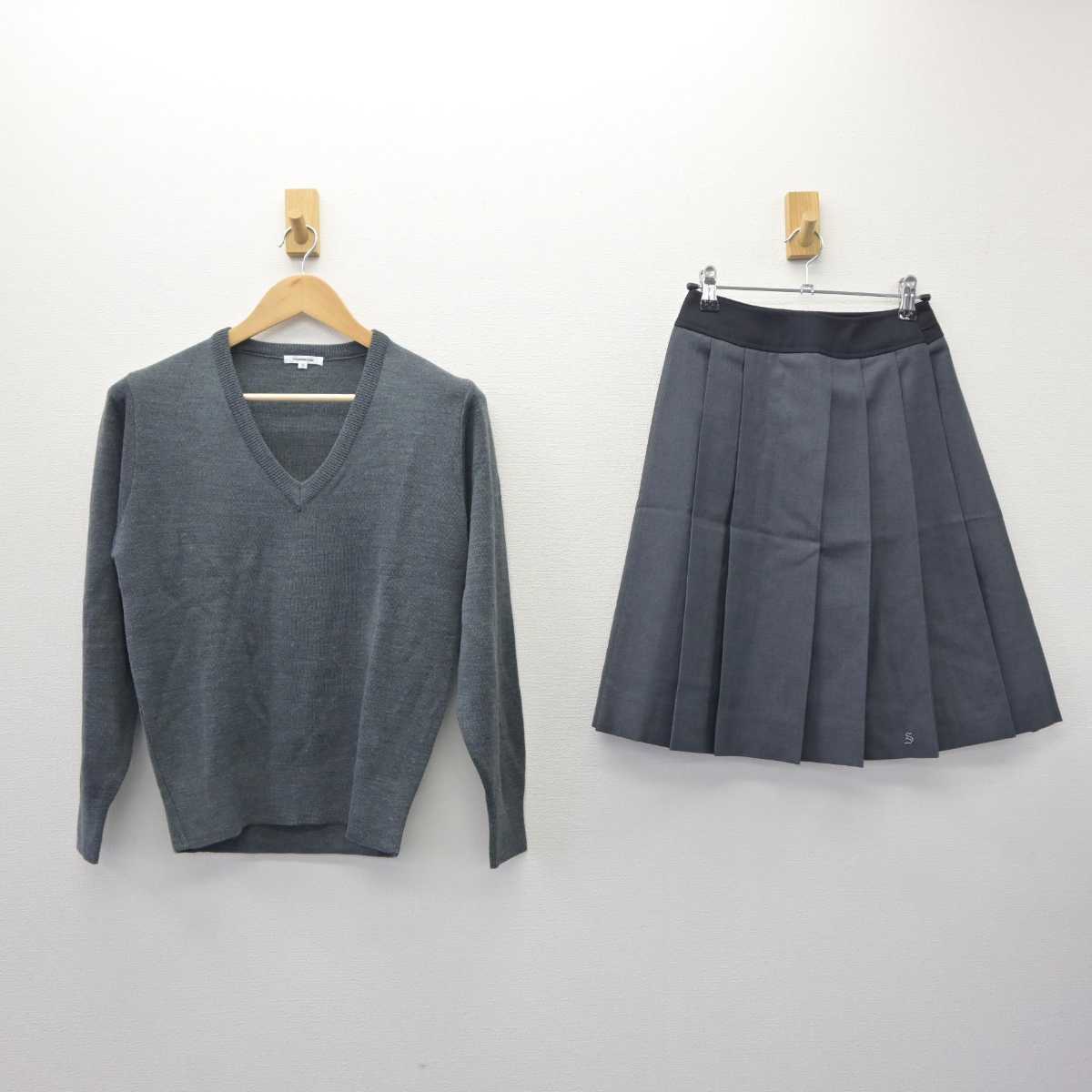 【中古】東京都 忍岡高等学校  女子制服 4点 (ブレザー・ニット・スカート) sf063631