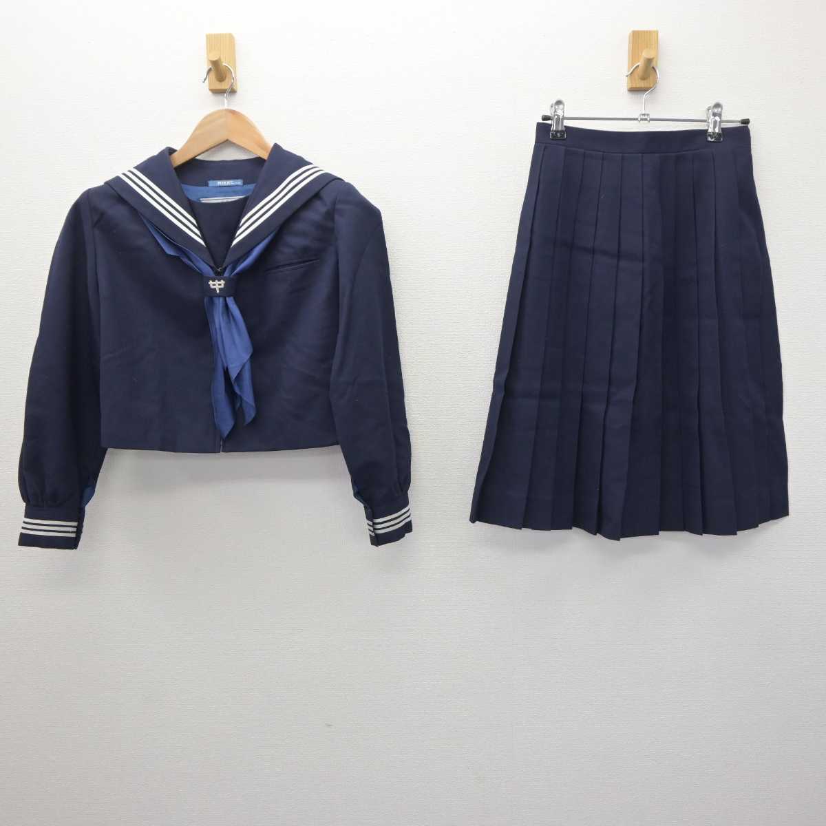 【中古】埼玉県 浮間中学校  女子制服 4点 (セーラー服・スカート) sf063703