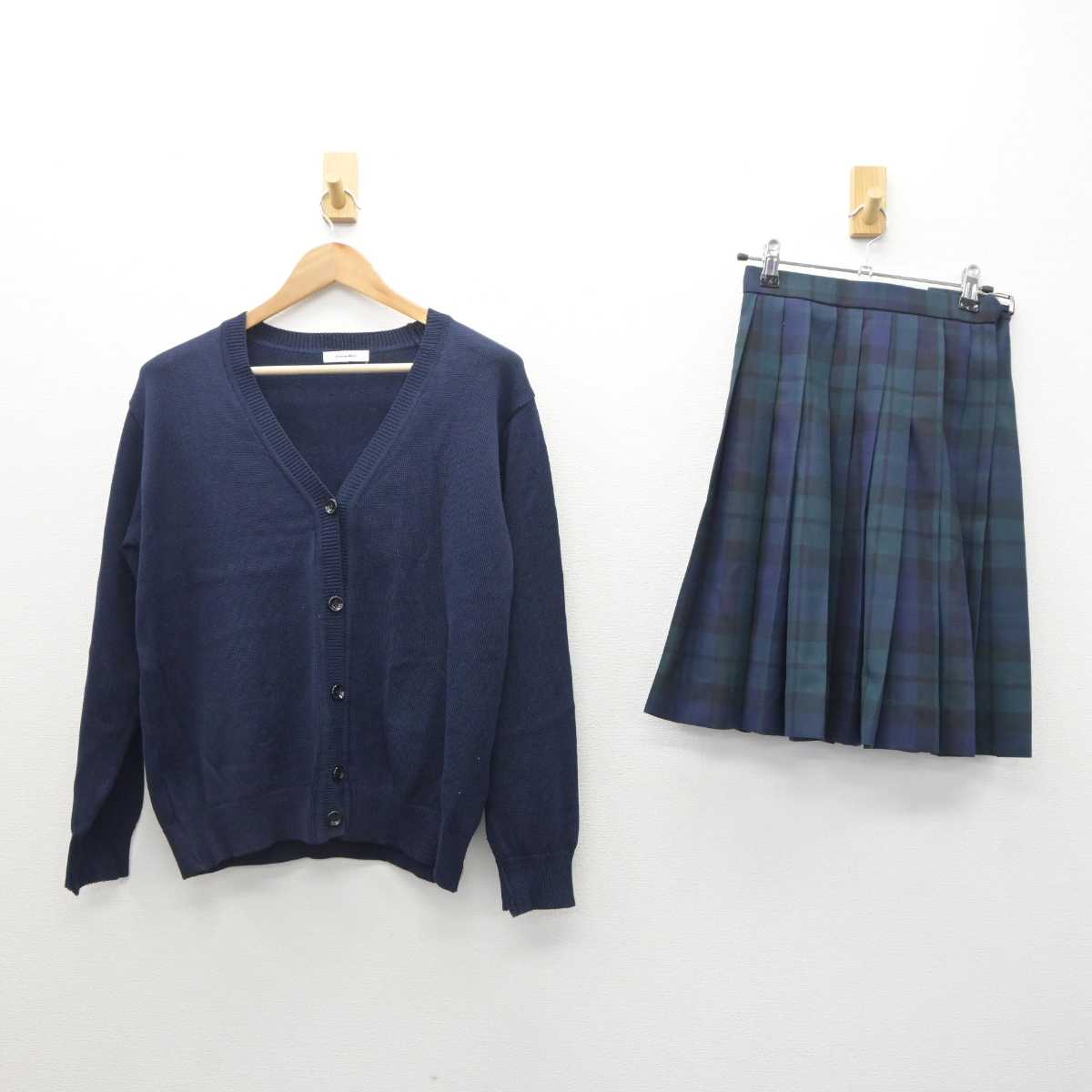 【中古】埼玉県 獨協埼玉中学高等学校 女子制服 2点 (ニット・スカート) sf064130