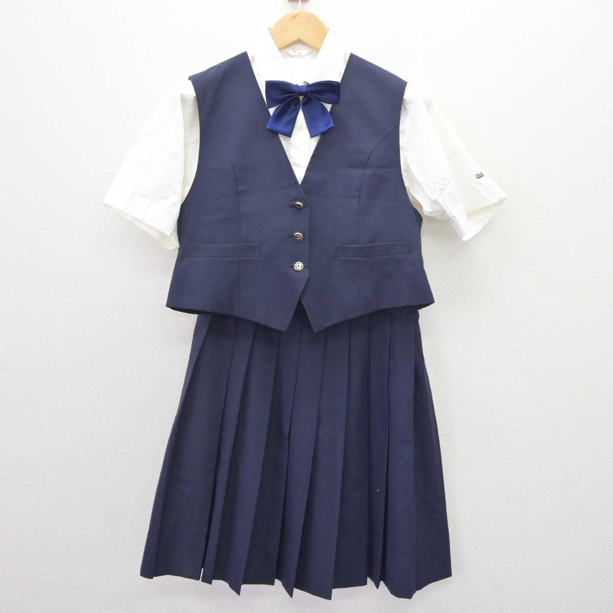 【中古】東京都 芝商業高等学校/旧モデル 女子制服 4点 (ベスト・シャツ・スカート) sf064539