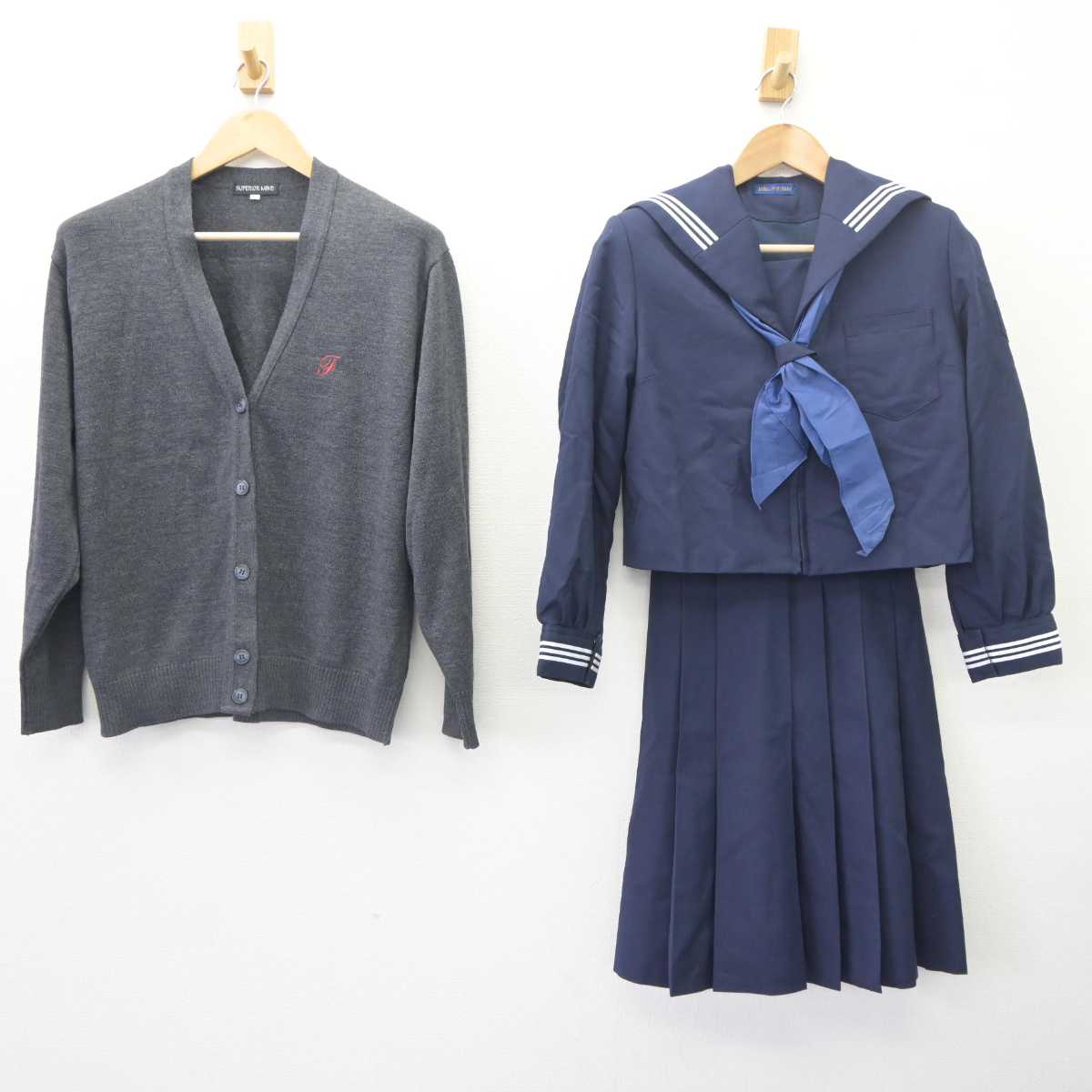 【中古】山梨県 甲斐市立双葉中学校 女子制服 4点 (ニット・セーラー服・スカート) sf064701