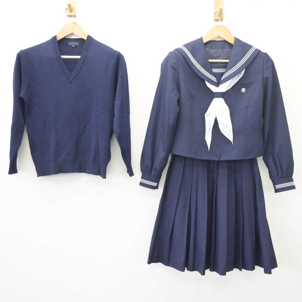 【中古】秋田県 秋田南中学校 女子制服 5点 (セーラー服・ニット・スカート) sf064719