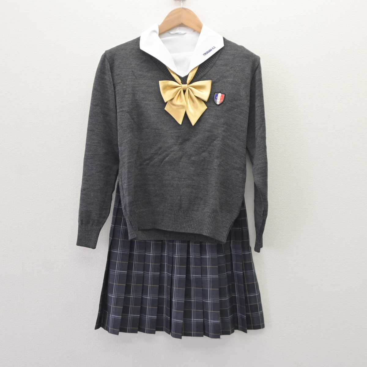 【中古】神奈川県 横浜高等学校 女子制服 4点 (ニット・シャツ・スカート) sf065170