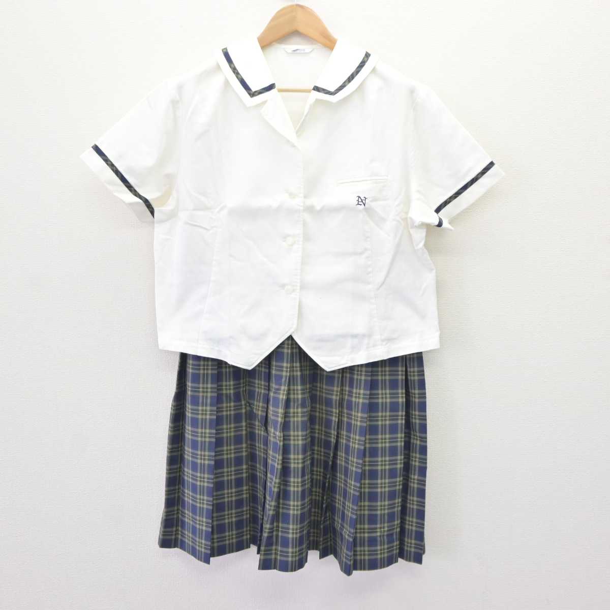 【中古】秋田県 西目高等学校 女子制服 2点 (シャツ・スカート) sf065306