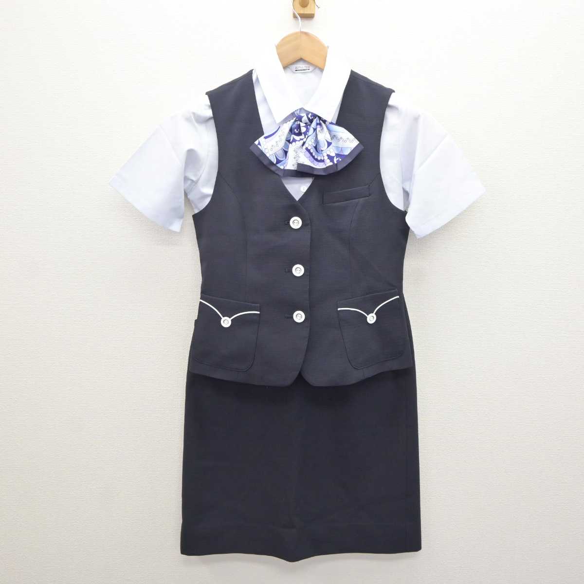 【中古】 事務服 女子制服 4点 (ベスト・ブラウス・スカート) sf065454