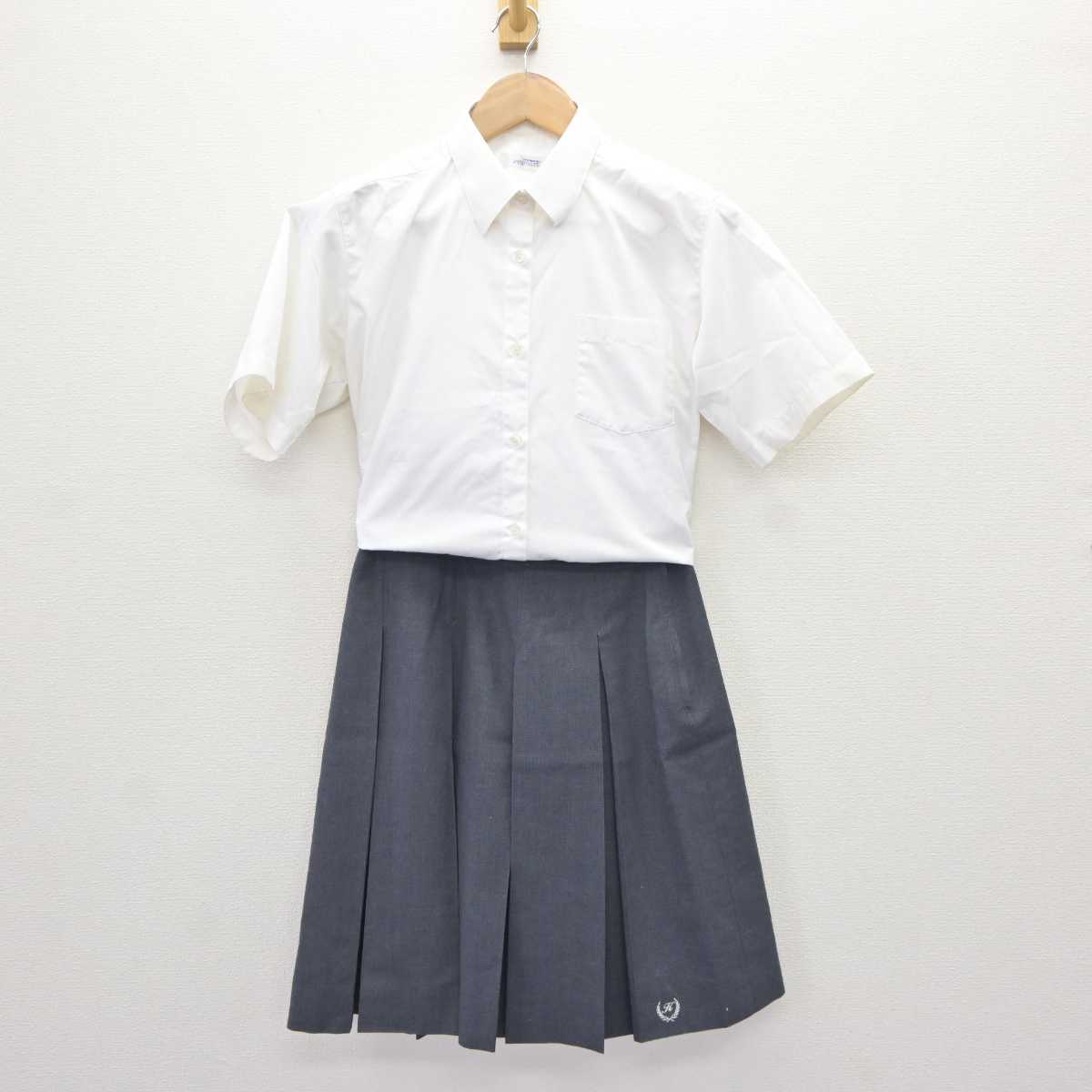 【中古】大阪府 柴島高等学校 女子制服 2点 (シャツ・スカート) sf065705