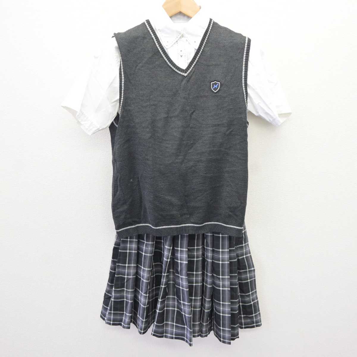 【中古】東京都 八王子中学校・高等学校 女子制服 3点 (ニットベスト・シャツ・スカート) sf065781