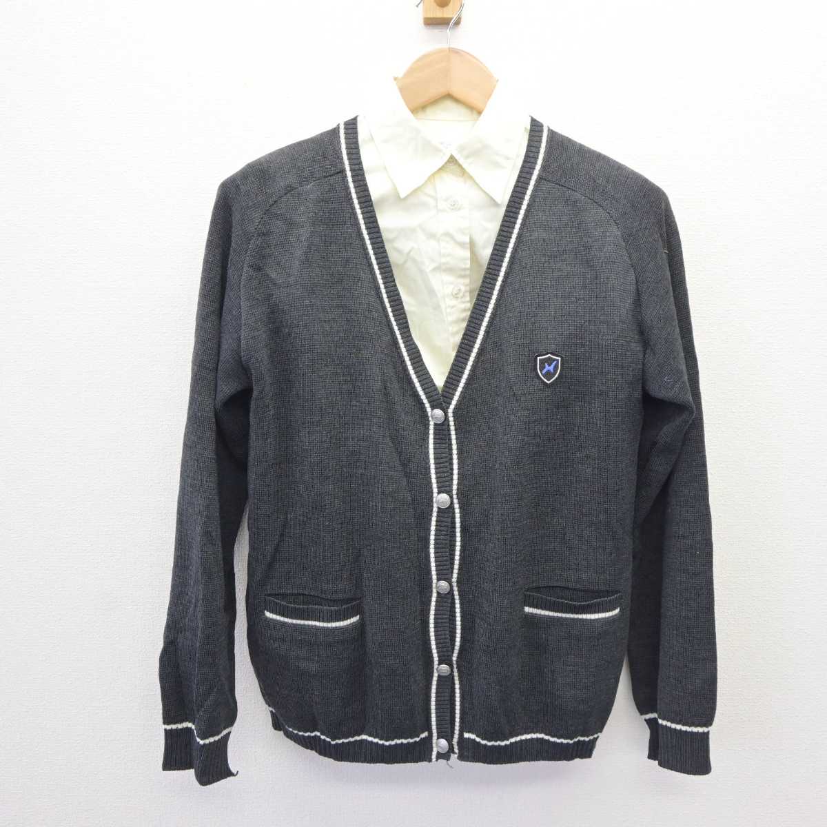 【中古】東京都 八王子中学校・高等学校 女子制服 2点 (ニット・シャツ) sf065783