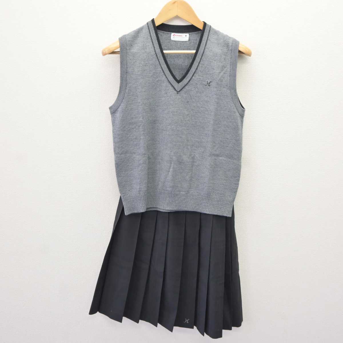 【中古】大阪府 枚方高等学校 女子制服 2点 (ニットベスト・スカート) sf065787