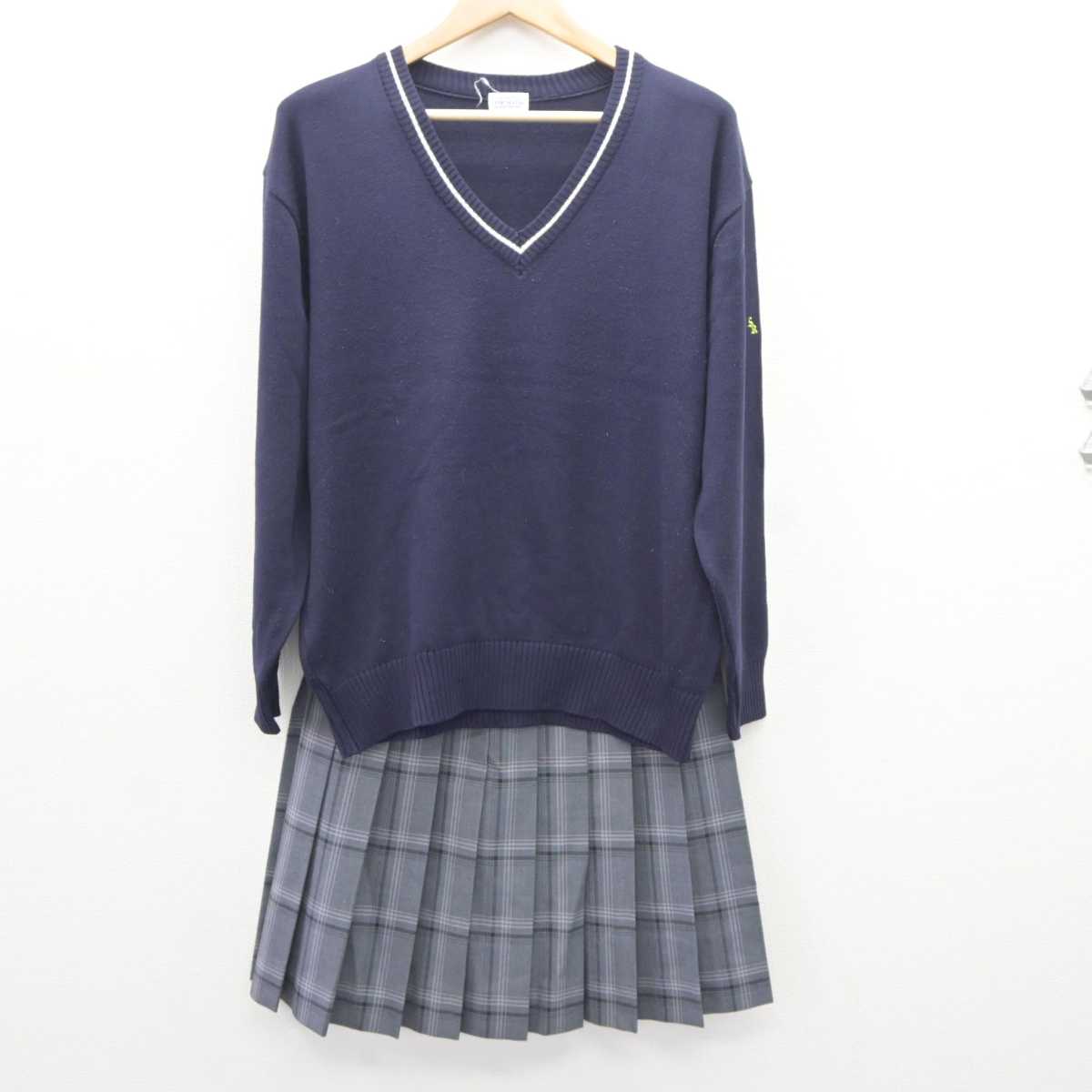 【中古】埼玉県 昌平中学校･高等学校 女子制服 3点 (ニット・スカート) sf066108