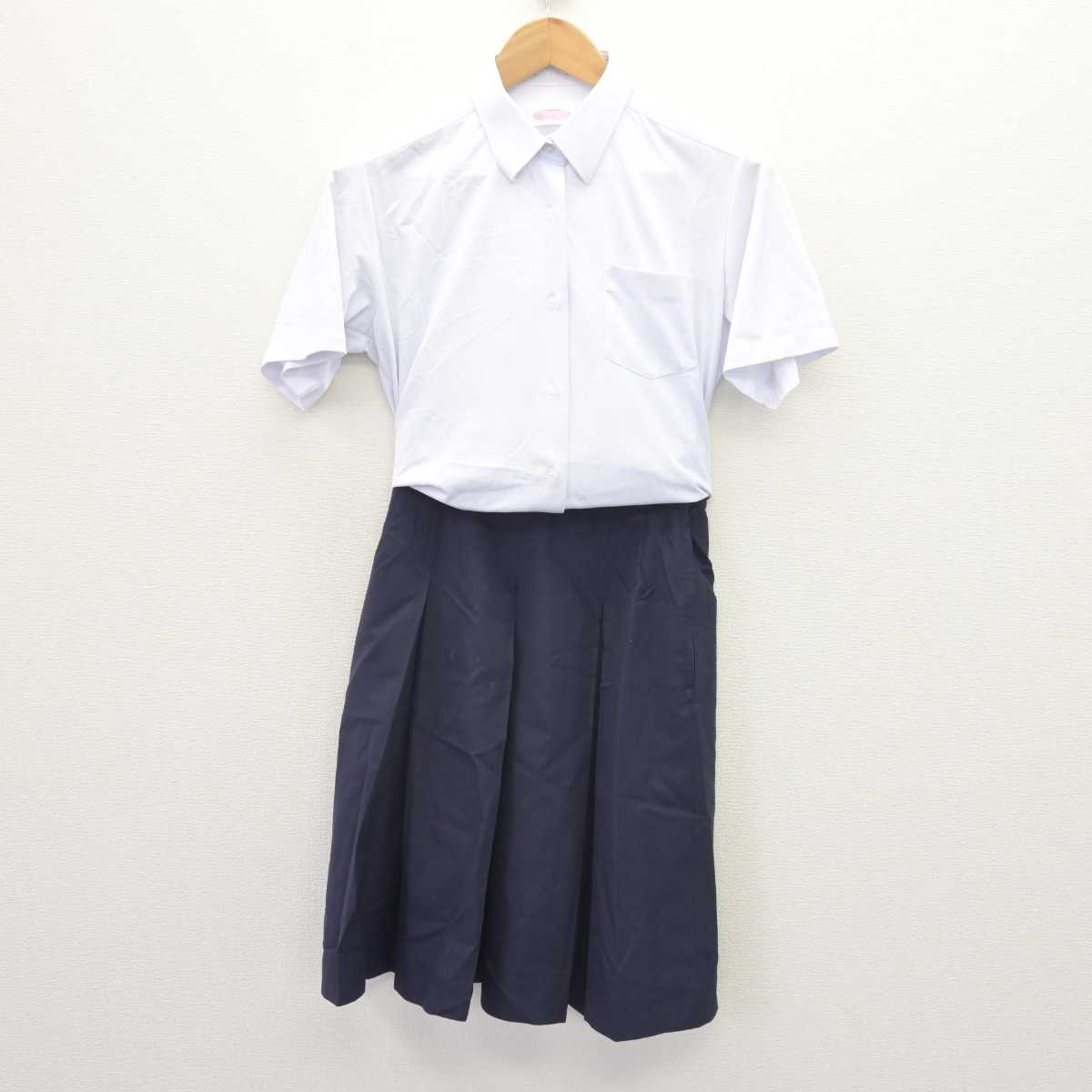 【中古】奈良県 京西中学校 女子制服 2点 (シャツ・スカート) sf066302