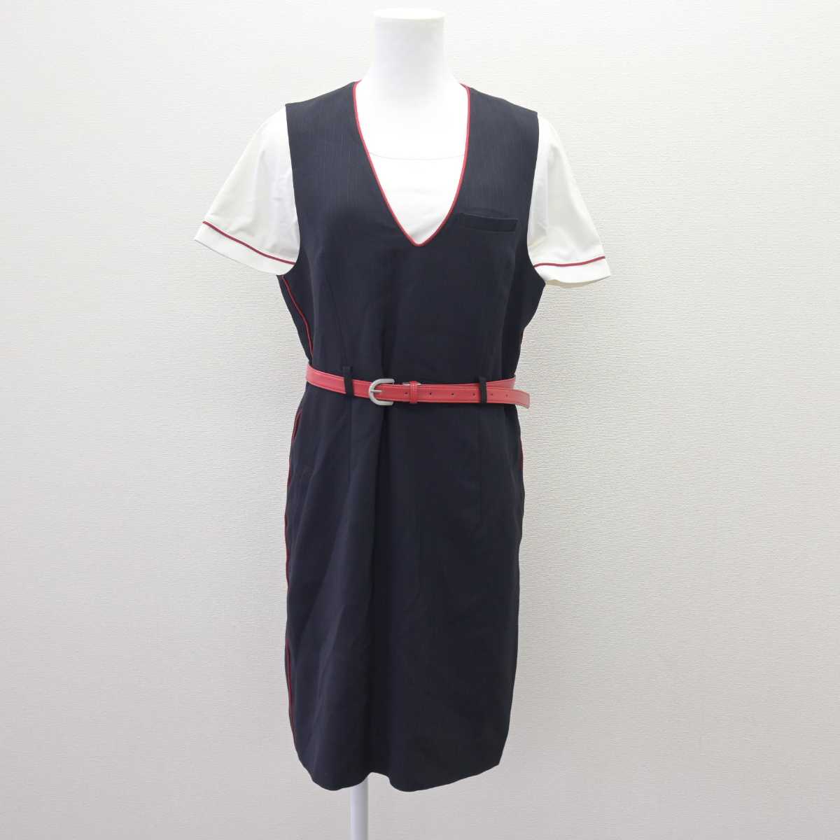 【中古】  フジドリームエアラインズ 女子制服 3点 (ブラウス・ジャンパースカート) sf066508