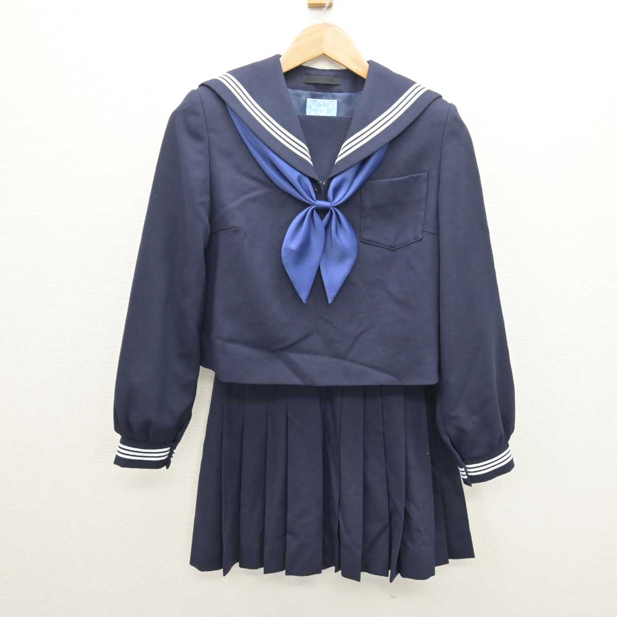 【中古】 学校名不明 女子制服 3点 (セーラー服・スカート) sf066810