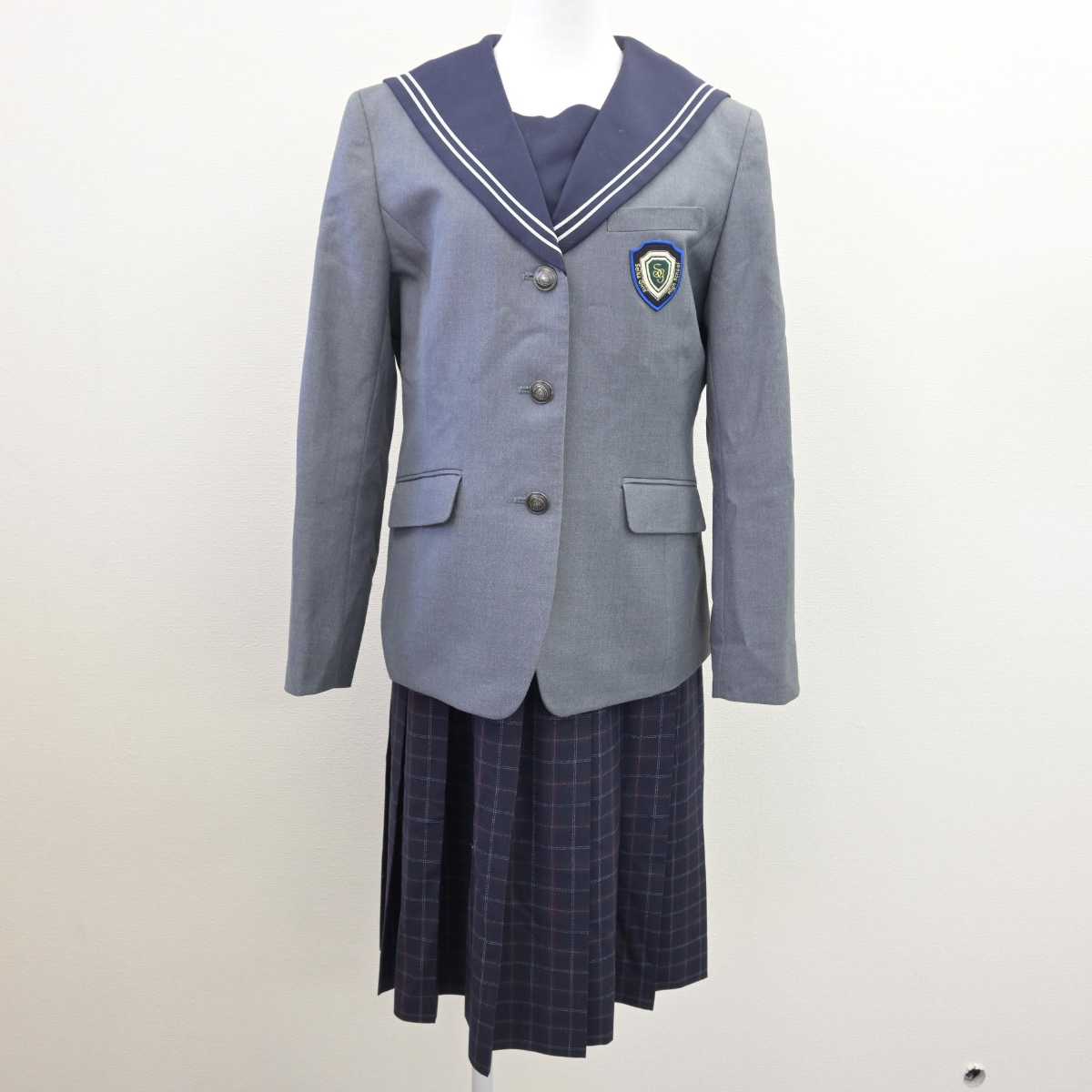 【中古】福岡県 精華女子高等学校 女子制服 2点 (セーラー服・ジャンパースカート) sf067182