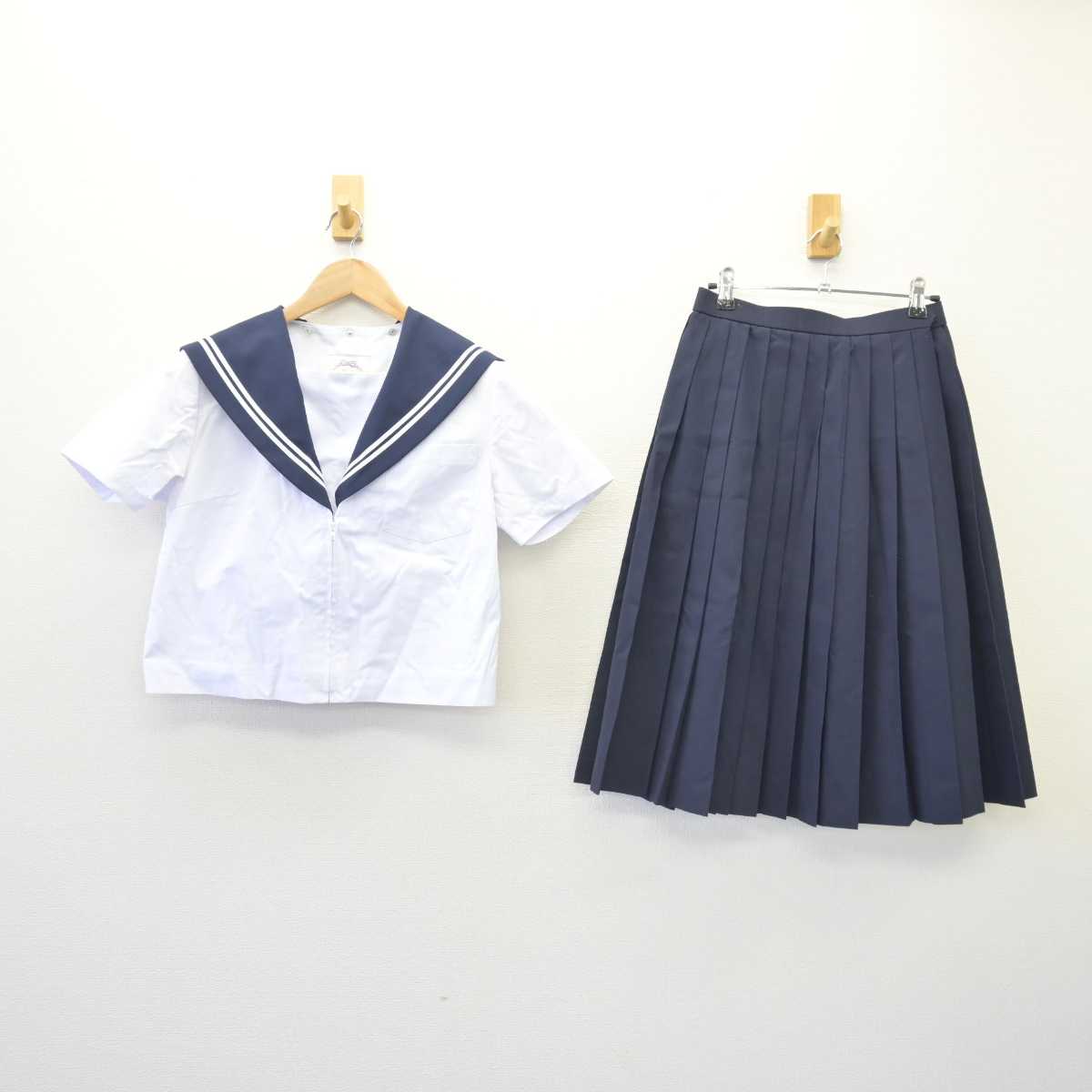 【中古】愛知県 十四山中学校 女子制服 2点 (セーラー服・スカート) sf069131