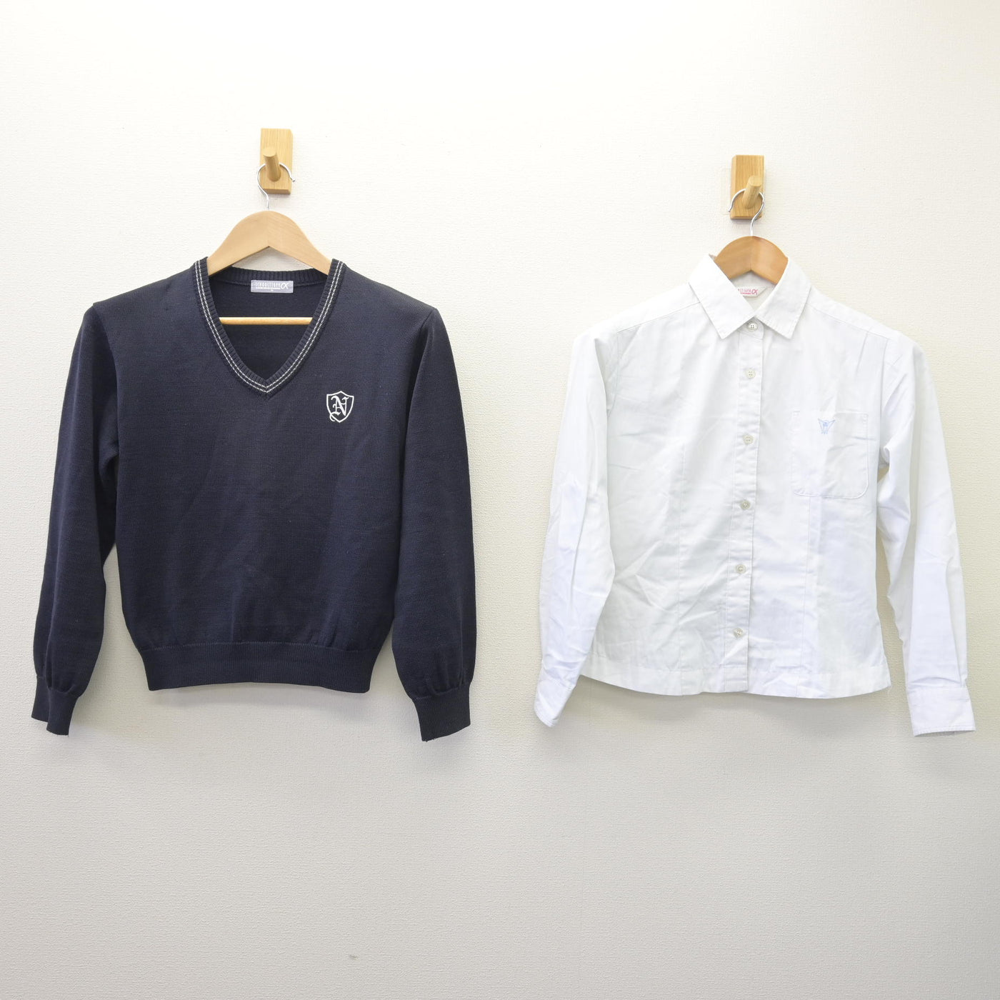 【中古】石川県 金沢二水高等学校 女子制服 2点 (ニット・シャツ) sf069567