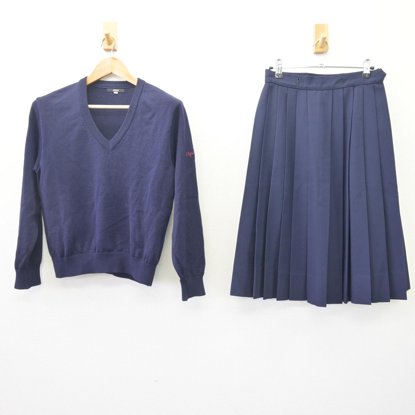 中古】大阪府 帝塚山学院中学校 女子制服 2点 (ニット・スカート