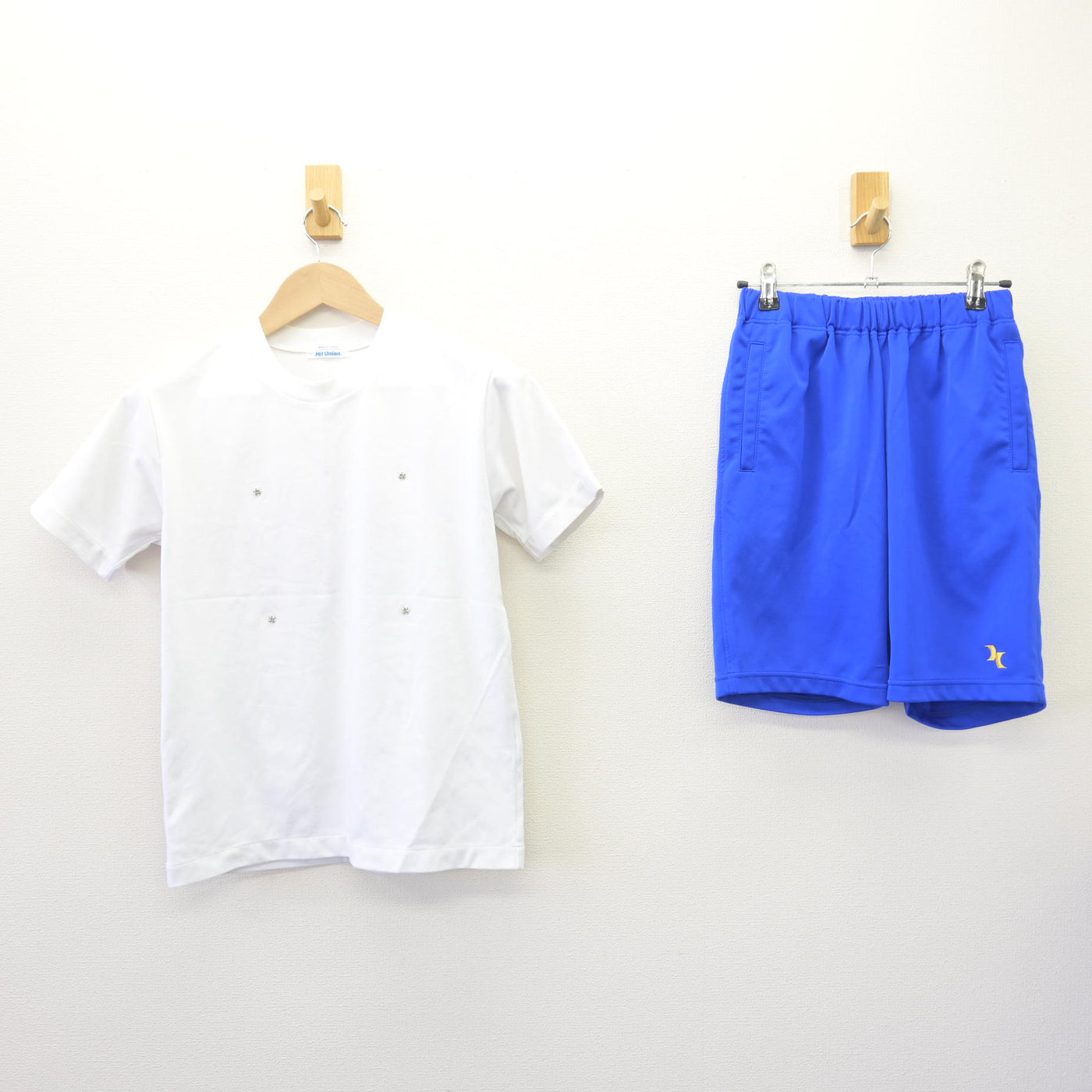 【中古】愛知県 津賀田中学校 女子制服 2点 (体操服 上・体操服 下) sf069717