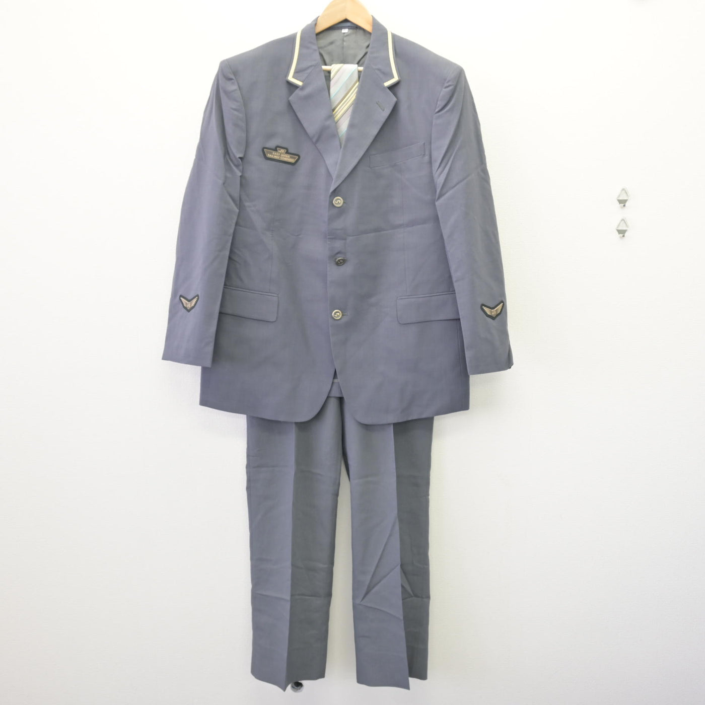 中古】 JR東日本 男子制服 3点 (ブレザー・ズボン) sf069787