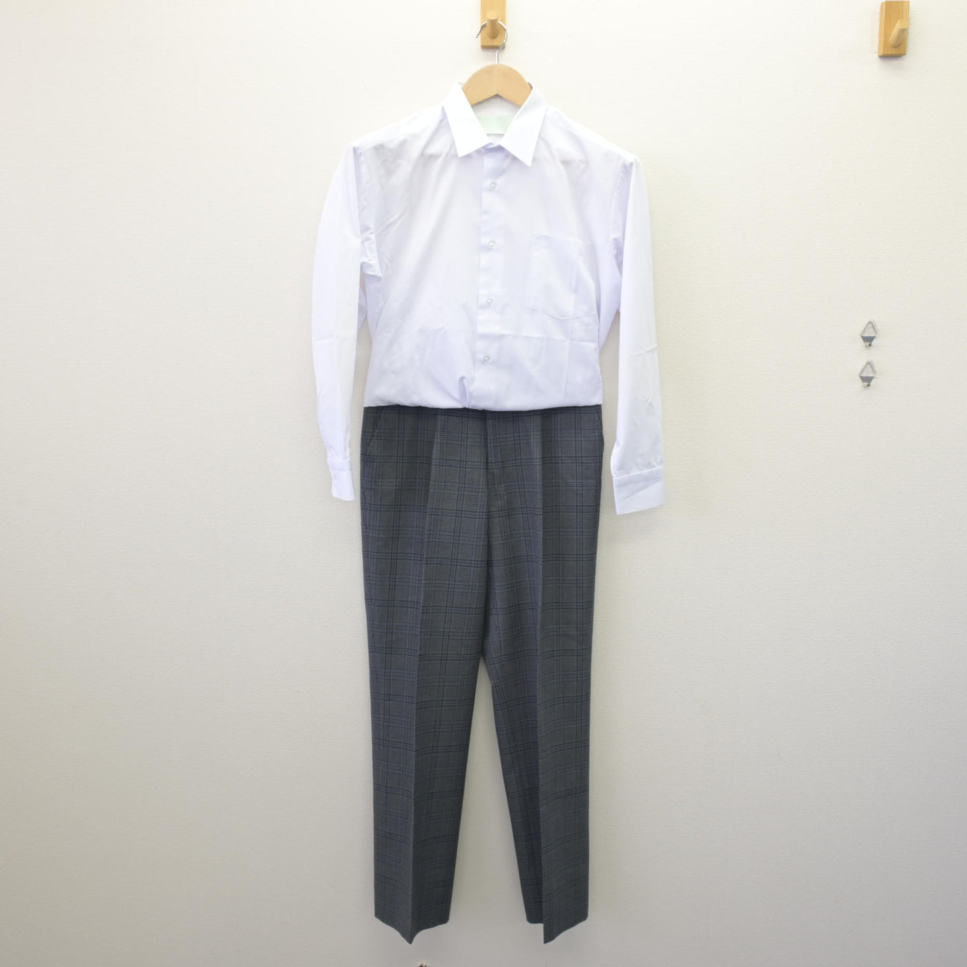 【中古】愛知県 城山中学校 男子制服 2点 (シャツ・ズボン) sf069846