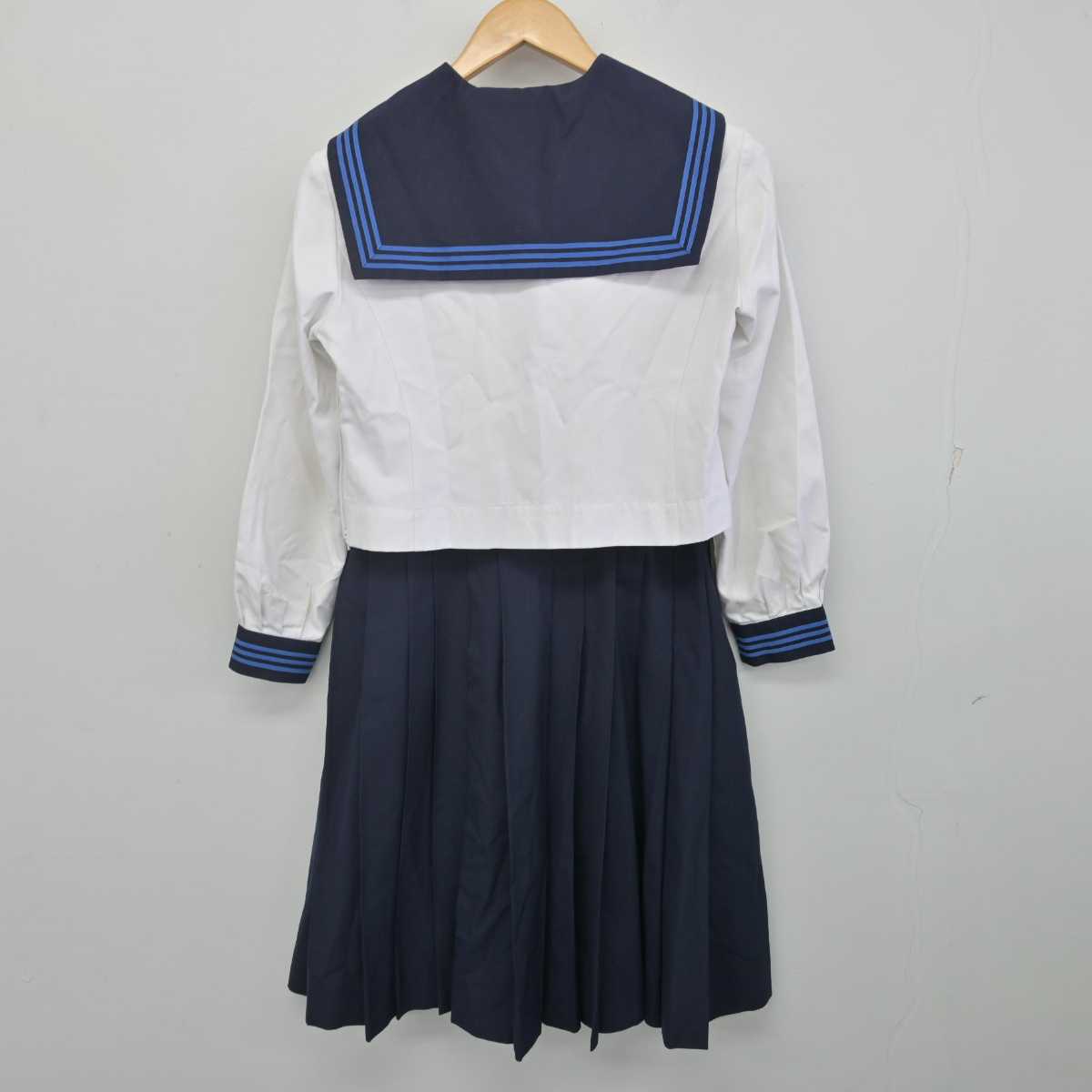 【中古】熊本県 東稜高等学校 女子制服 2点 (セーラー服・スカート) sf070135