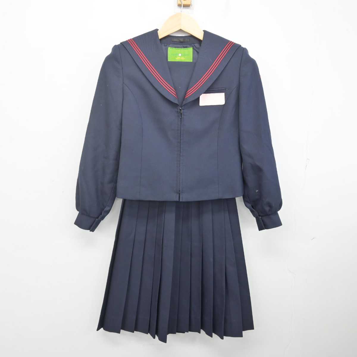 【中古】福岡県 宮若東中学校 女子制服 2点 (セーラー服・スカート) sf070191