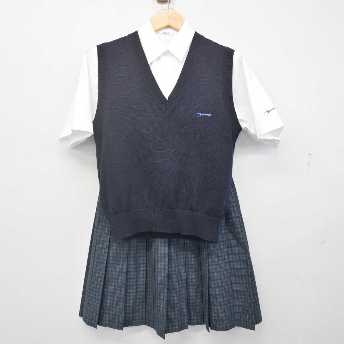 【中古】山形県 鶴岡中央高等学校 女子制服 3点 (ニットベスト・シャツ・スカート) sf070265