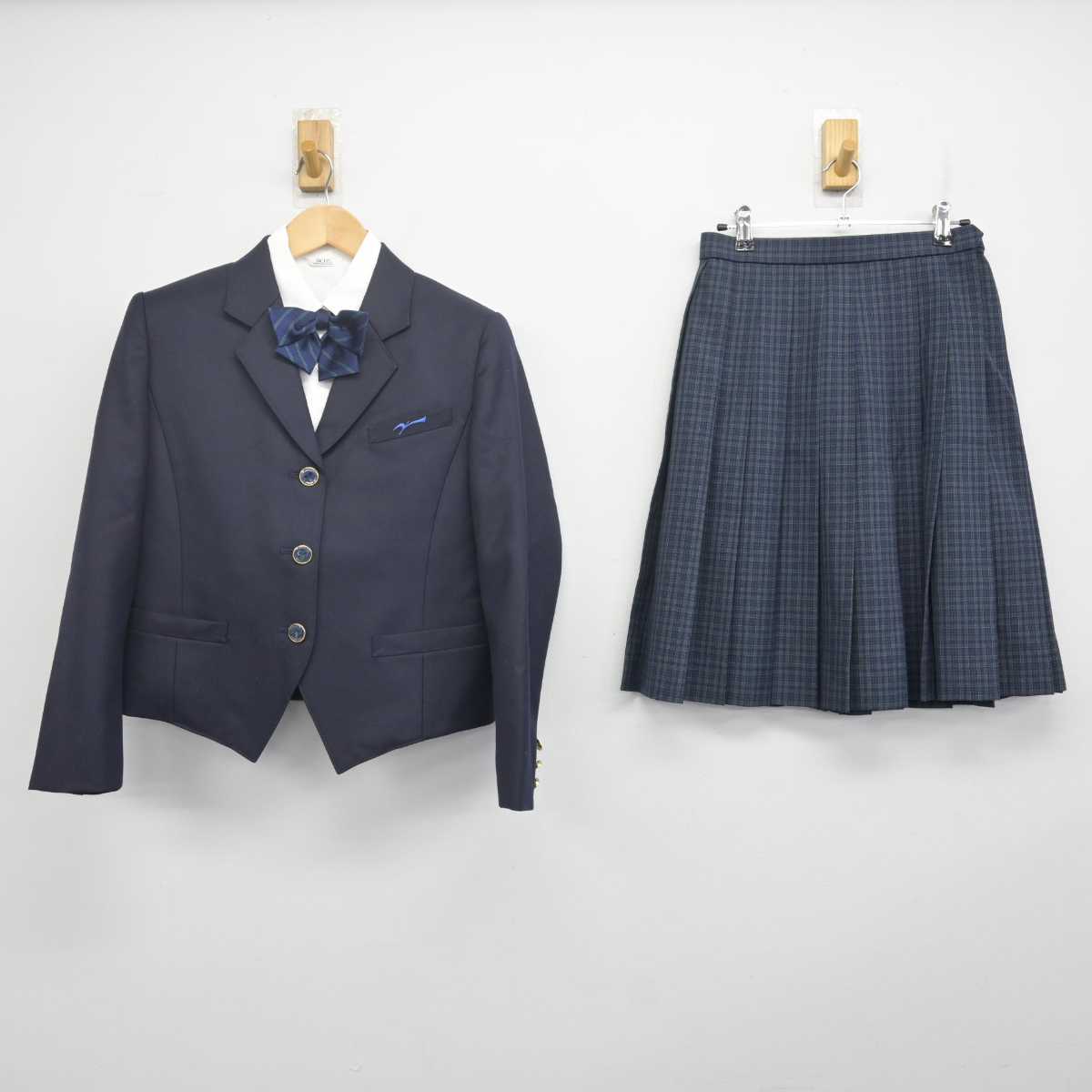 【中古】山形県 鶴岡中央高等学校 女子制服 4点 (ブレザー・シャツ・スカート) sf070268