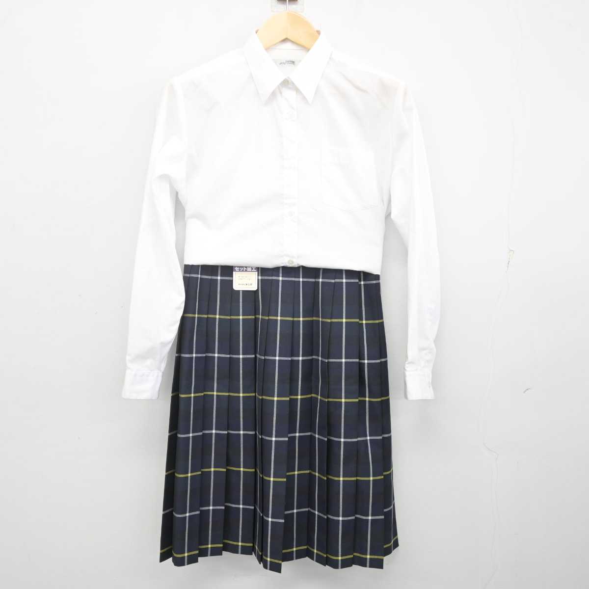 【中古】群馬県 新田暁高等学校 女子制服 2点 (シャツ・スカート) sf070393