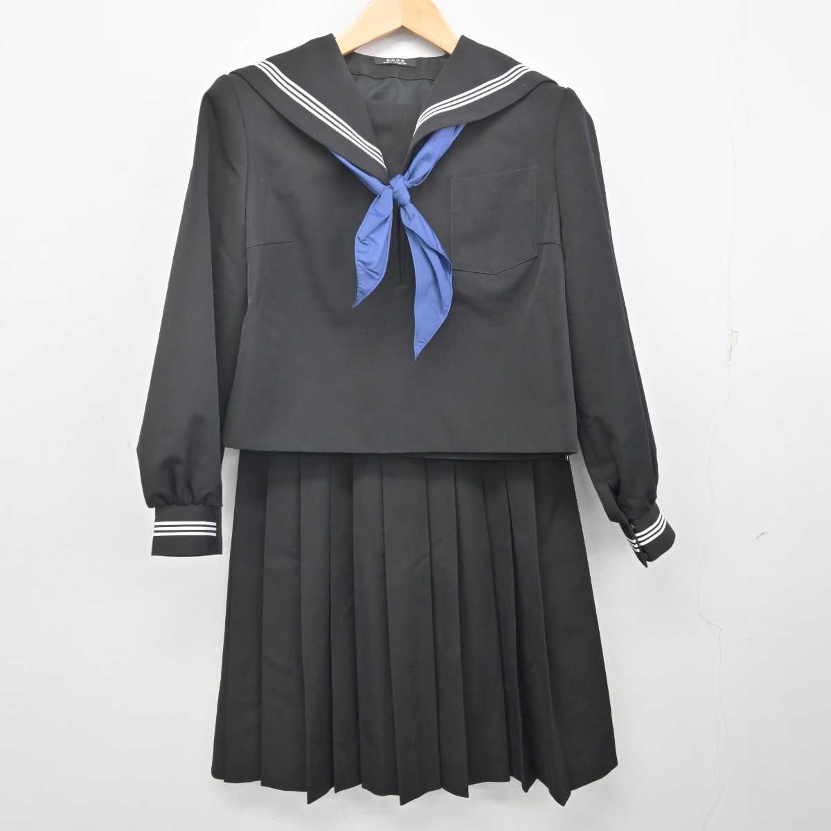 【中古】静岡県 長泉町立北中学校 女子制服 4点 (セーラー服・その他アイテム・スカート) sf070434