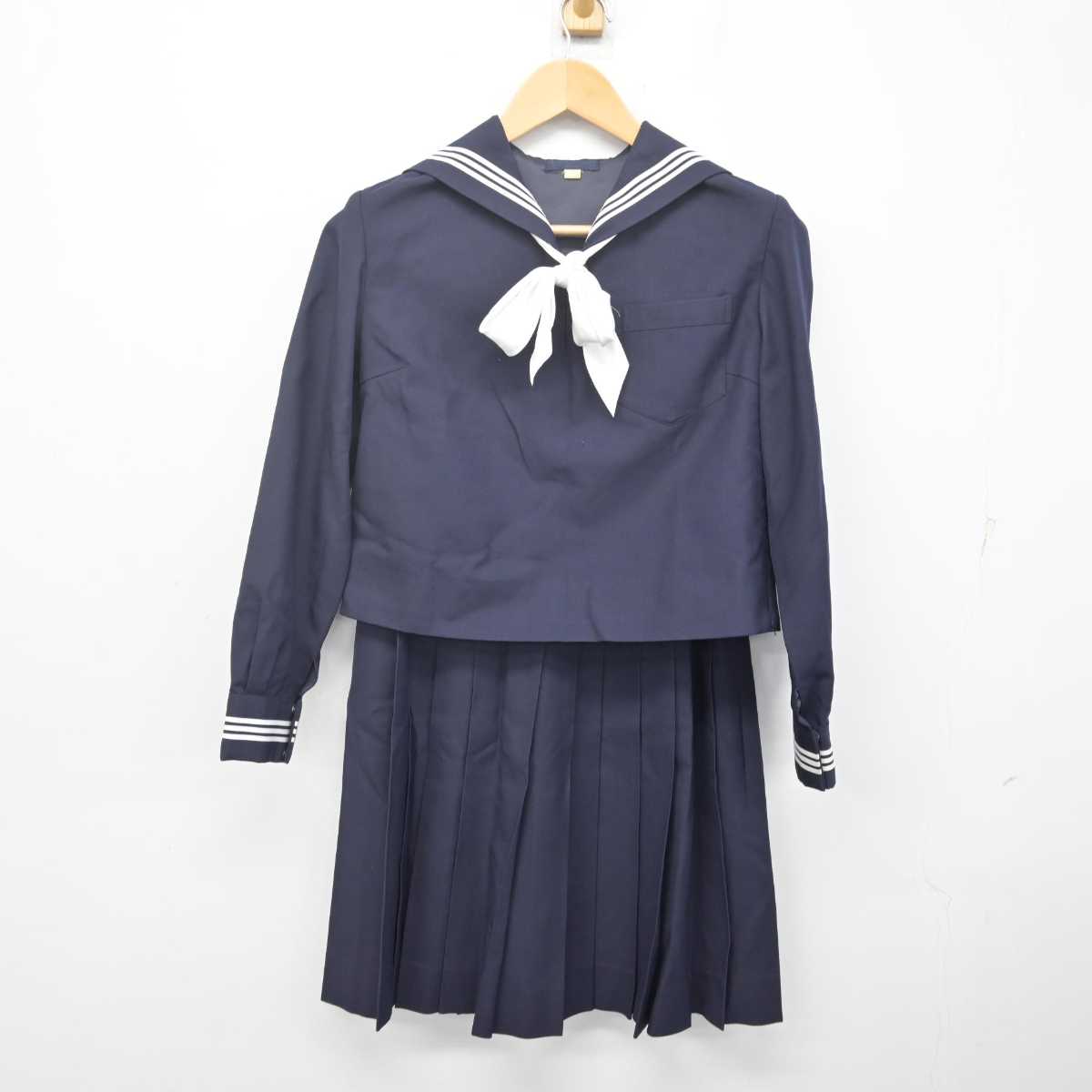 【中古】東京都 実践女子学園中学校・高等学校 女子制服 3点 (セーラー服・スカート) sf070497