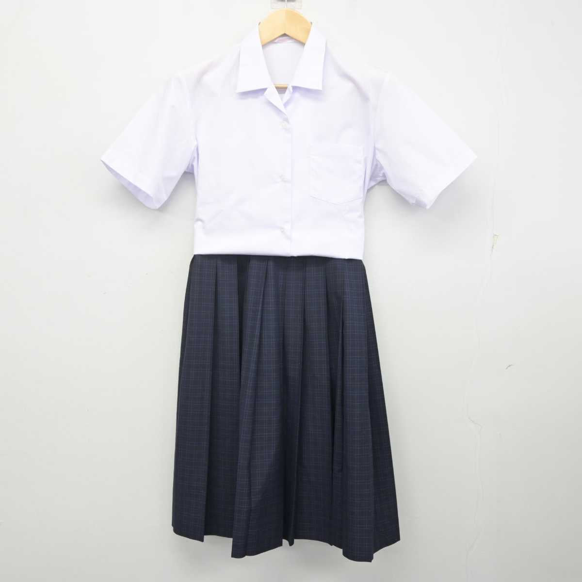 【中古】福岡県 福岡市内中学標準服 女子制服 2点 (シャツ・スカート) sf070538