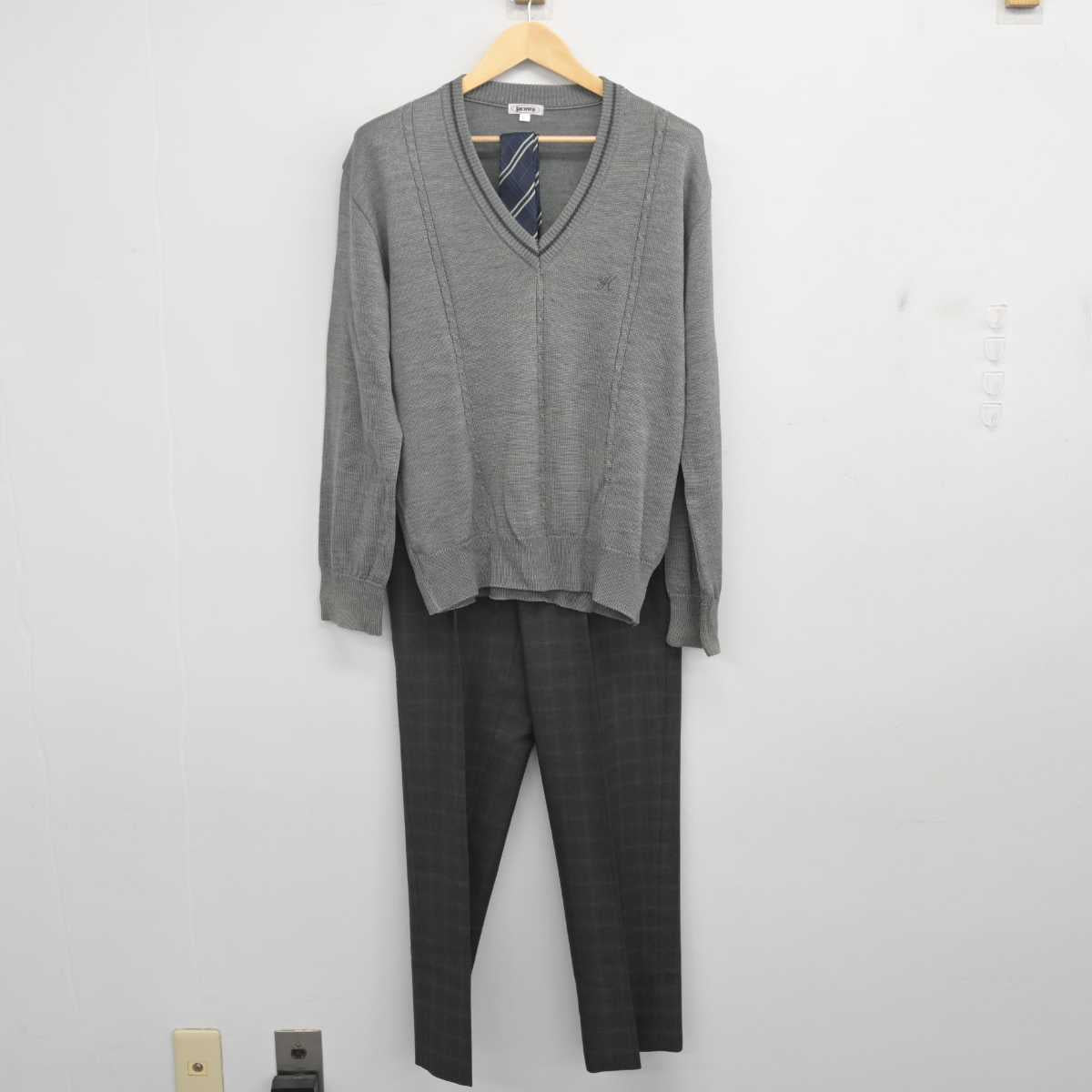 【中古】千葉県 四街道高等学校 男子制服 4点 (ブレザー・ニット・ズボン) sf070603