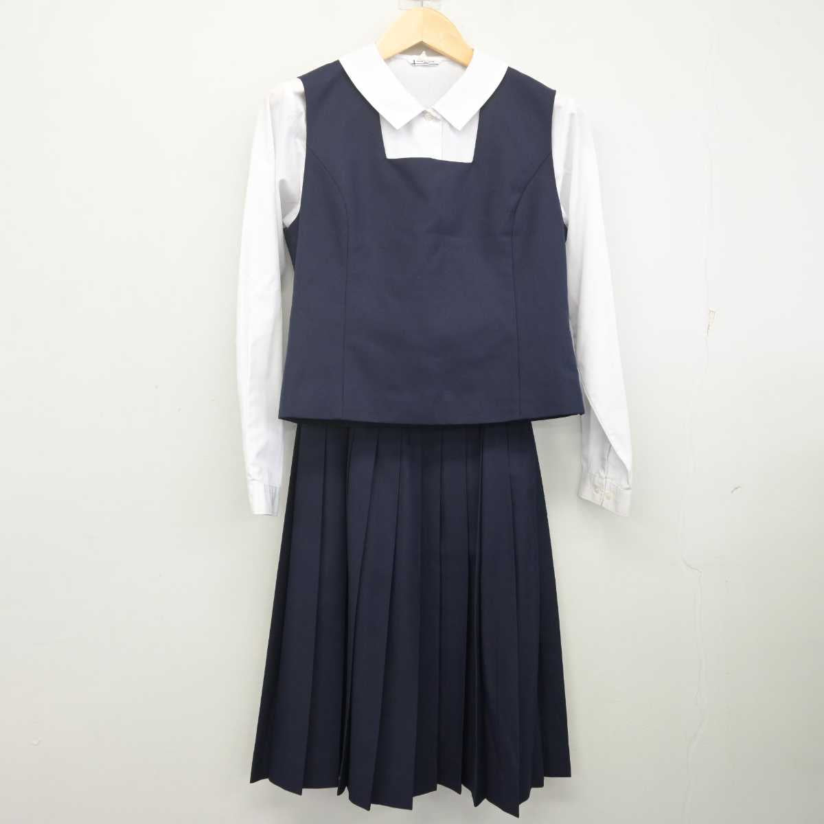 【中古】茨城県 常陸大宮市立第二中学校 女子制服 4点 (ブレザー・ベスト・シャツ・スカート) sf070686