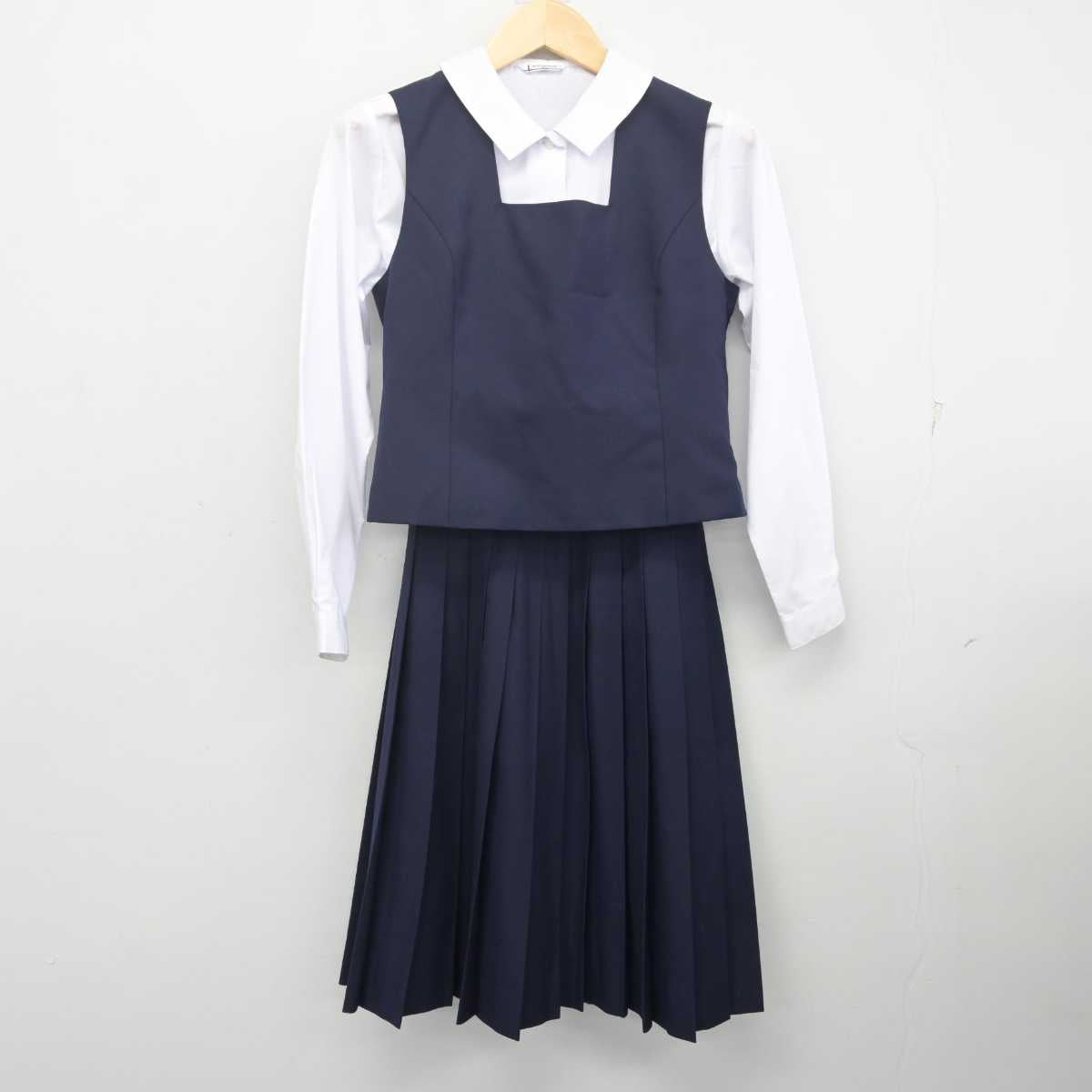 【中古】茨城県 常陸大宮市立第二中学校 女子制服 4点 (ブレザー・ベスト・シャツ・スカート) sf070687