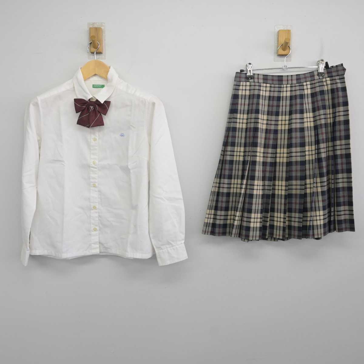 【中古】大阪府 四條畷学園高等学校 女子制服 3点 (シャツ・スカート) sf070697