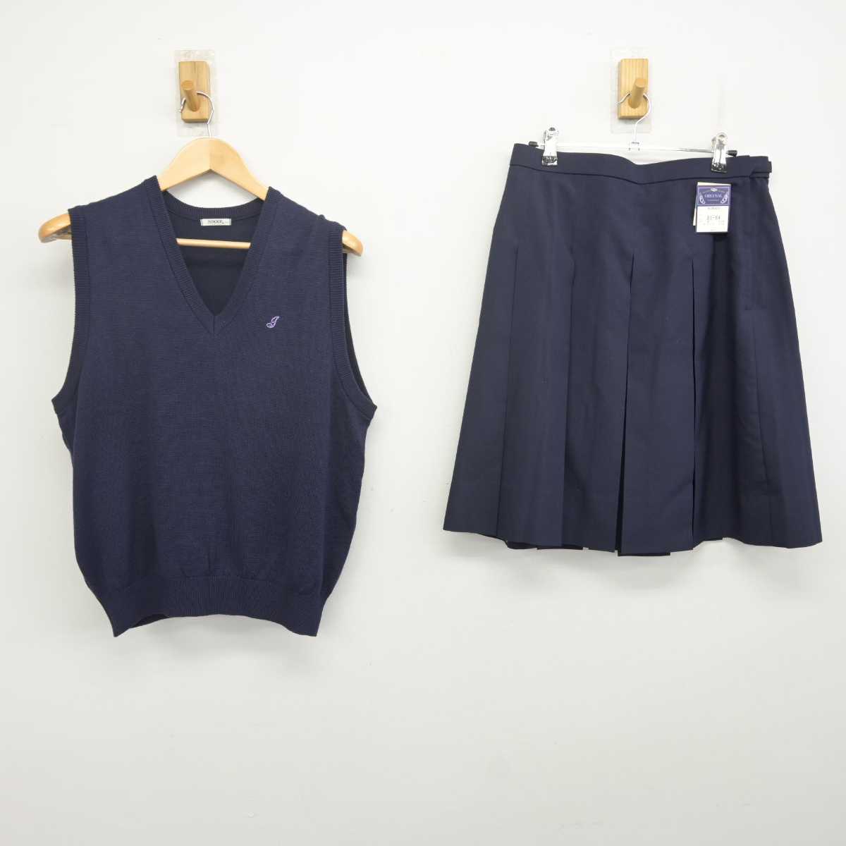 【中古】東京都 神代中学校 女子制服 2点 (ニットベスト・スカート) sf070711