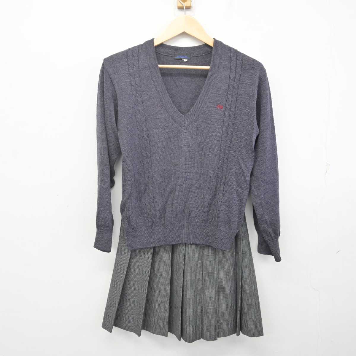 【中古】静岡県 静岡北高等学校 女子制服 2点 (ニット・スカート) sf070824