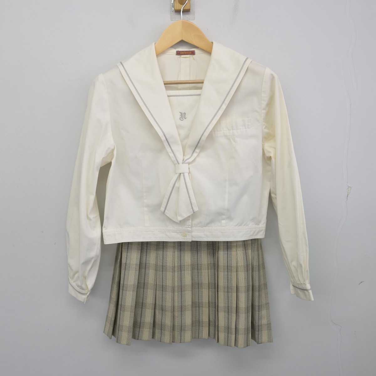 【中古】埼玉県 秩父農工科学高等学校 女子制服 3点 (ブラウス・ブラウス・スカート) sf070873