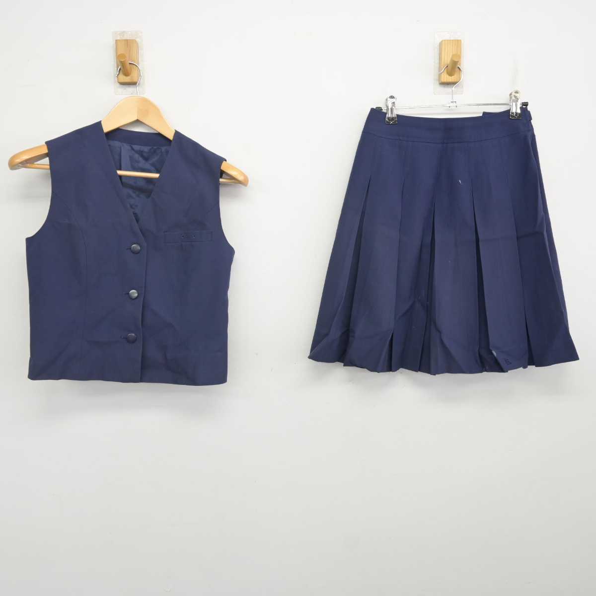 【中古】千葉県 君津高等学校 女子制服 2点 (ベスト・スカート) sf070900