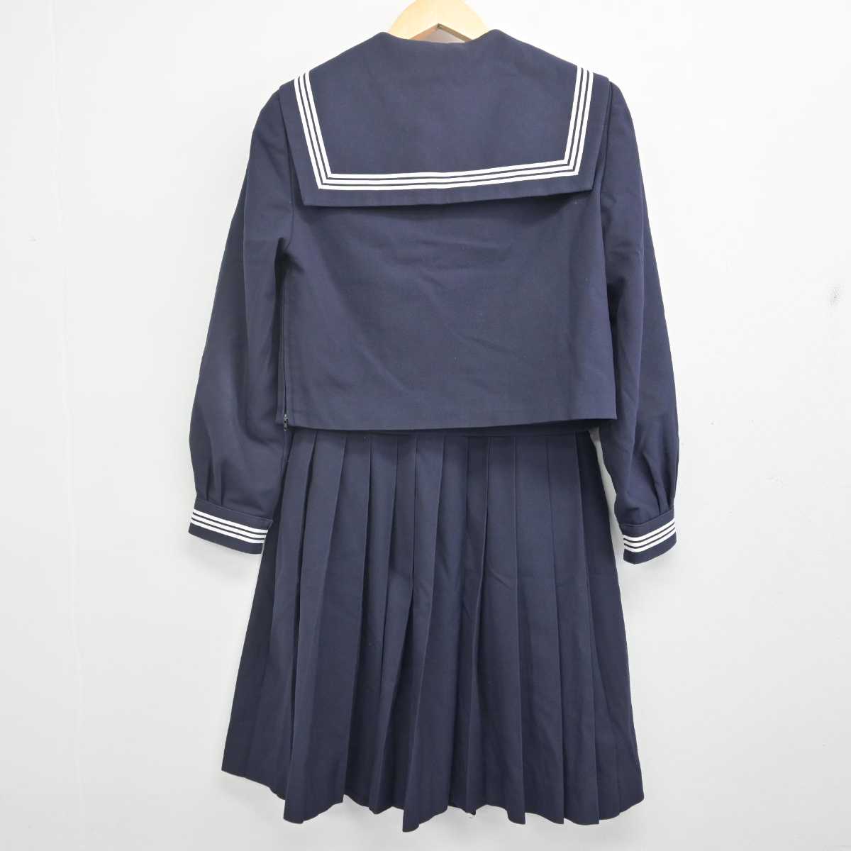 【中古】佐賀県 唐津市立鬼塚中学校 女子制服 2点 (セーラー服・スカート) sf070916