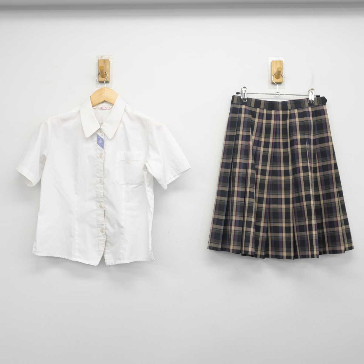 【中古】奈良県 新庄中学校 女子制服 2点 (シャツ・スカート) sf071051