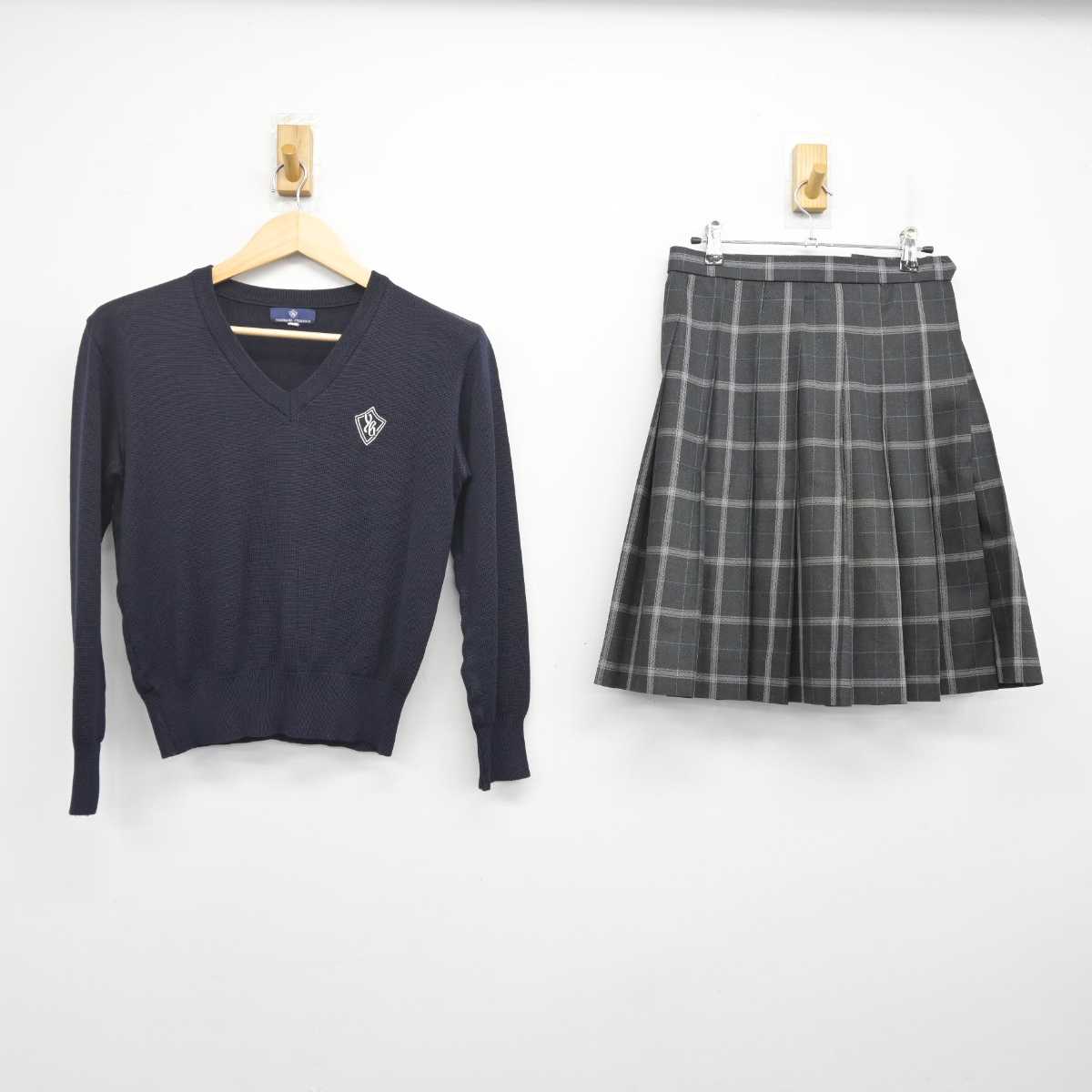 【中古】神奈川県 横浜女学院高等学校 女子制服 2点 (ニット・スカート) sf071086