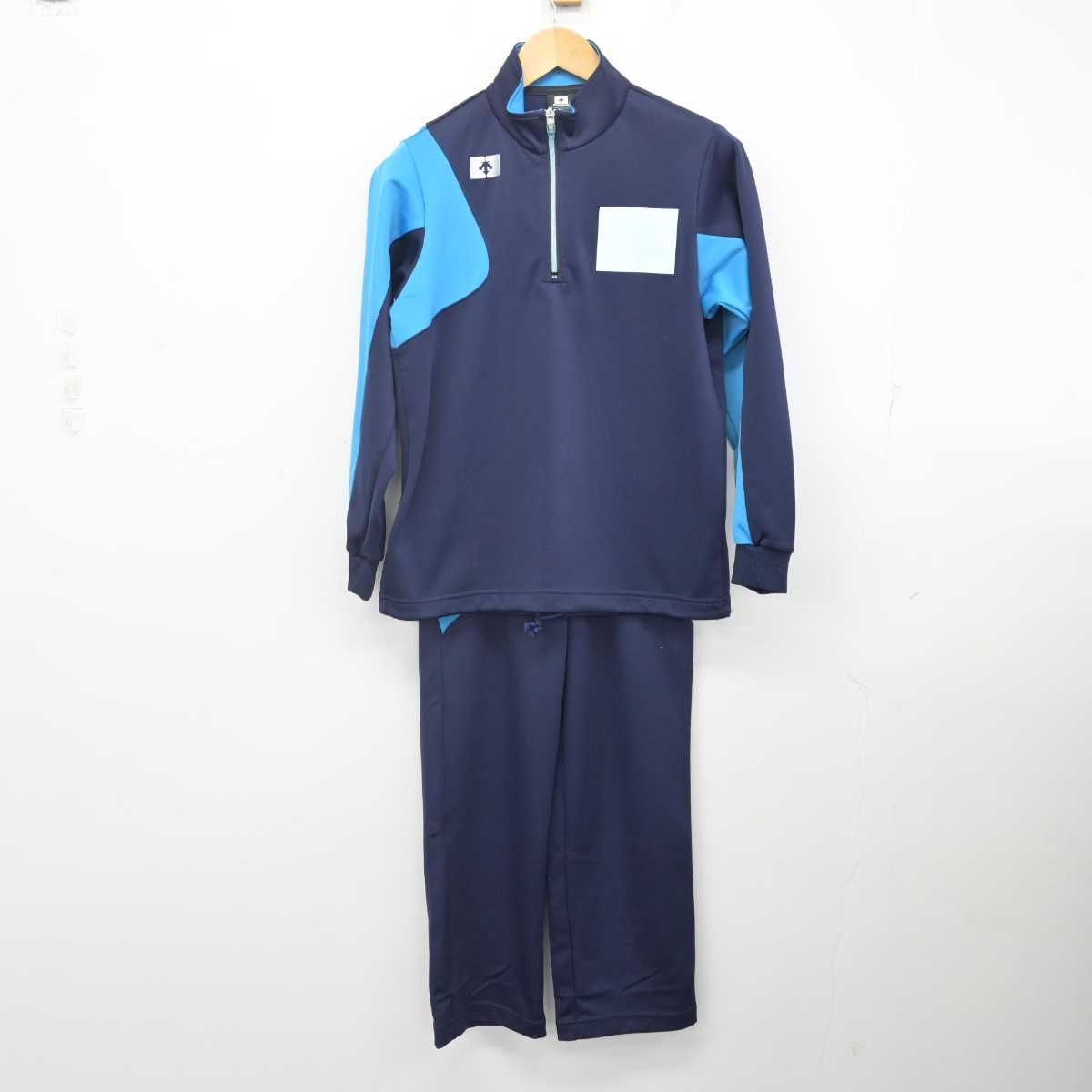 【中古】岡山県 就実中学校 女子制服 2点 (ジャージ 上・ジャージ 下) sf071102