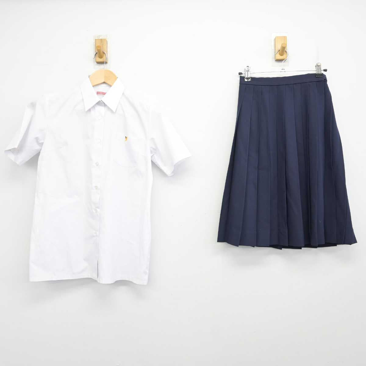 【中古】岐阜県 岐阜大学教育学部附属小中学校 女子制服 2点 (シャツ・スカート) sf071156