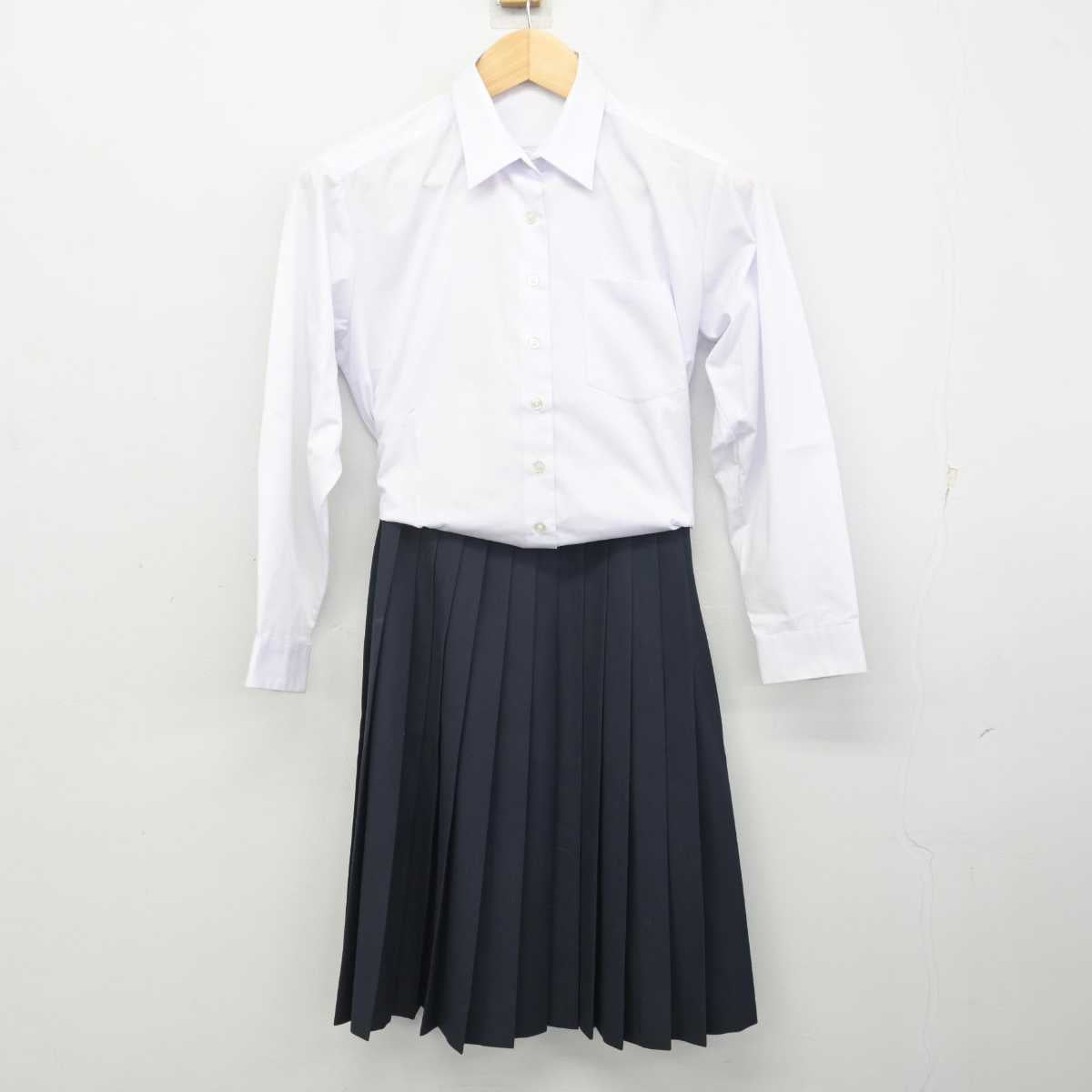 【中古】岐阜県 北方町立北学園 女子制服 2点 (シャツ・スカート) sf071286